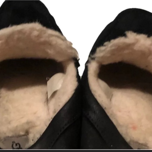 UGG Ascot Men\'s Size 11 Black Suede Slippers Pre-loved Great Condition!